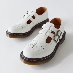 Dr. Martens Mary Jane shoes 🤍
